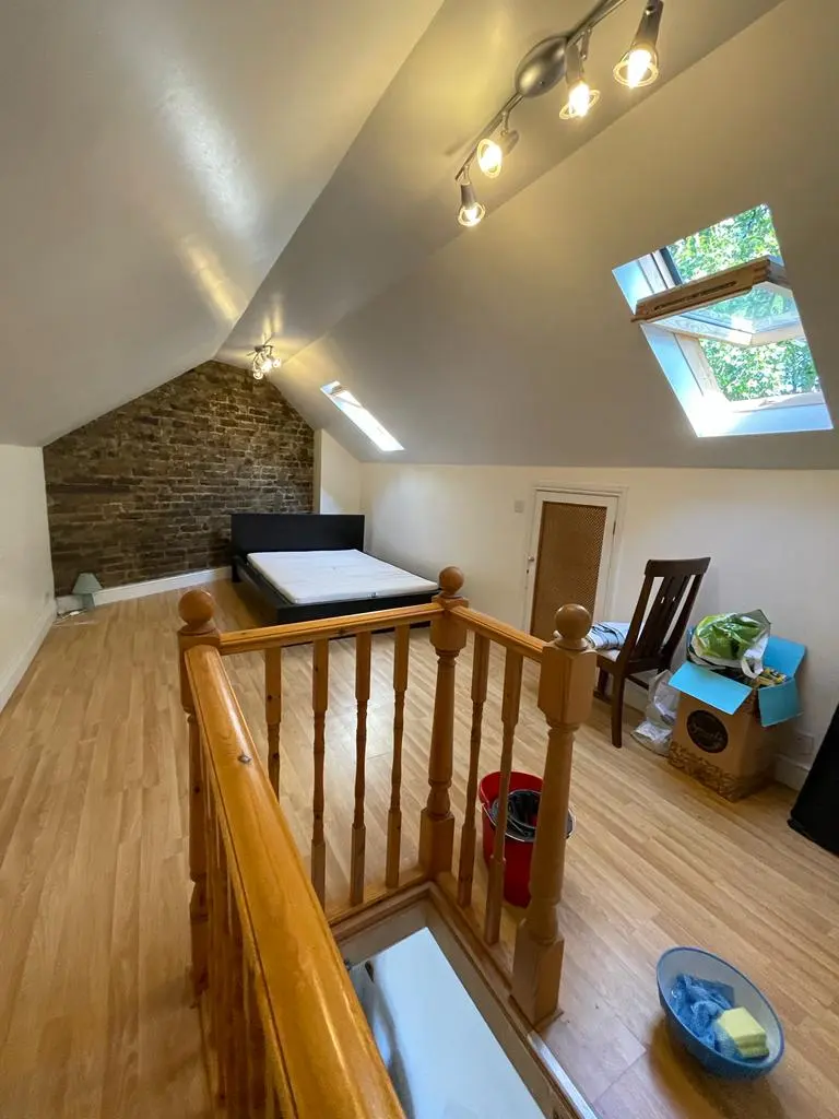 Double room near SURREY QUAYS